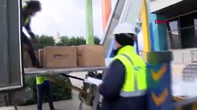 İzmir Büyükşehir Belediyesi binasında taşınma işlemleri başladı