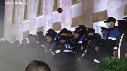 Αλβανία: Πεδίο μάχης τα Τίρανα
