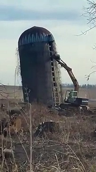 Filmer la démolition d'un silo