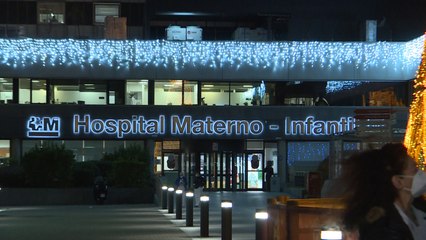 El árbol de la Lotería de Navidad ilumina el Hospital La Paz
