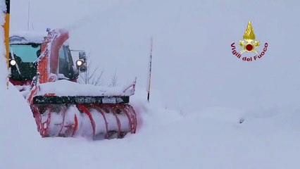 Maltempo nel Bellunese, ripristino viabilità su strade innevate (10.12.20)