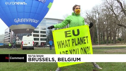 Beim EU-Gipfel: Greenpeace protestiert mit Heißluftballon für mehr Klimaschutz
