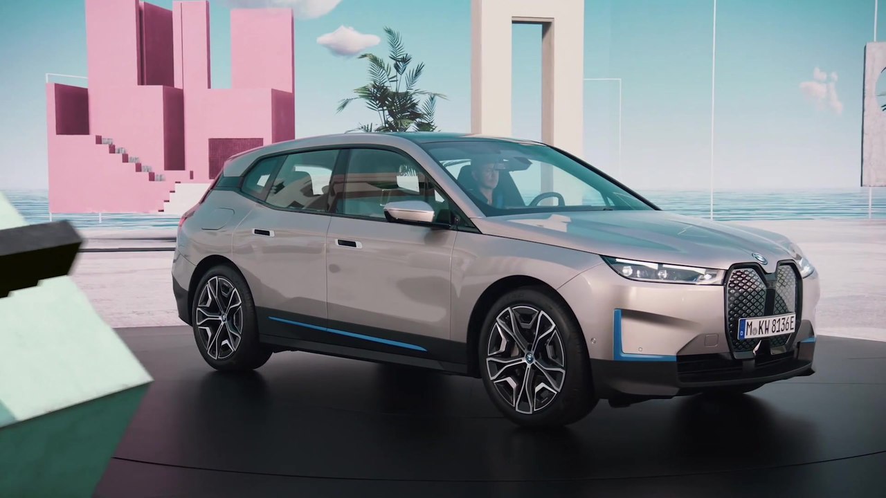 Unveiling BMW iX