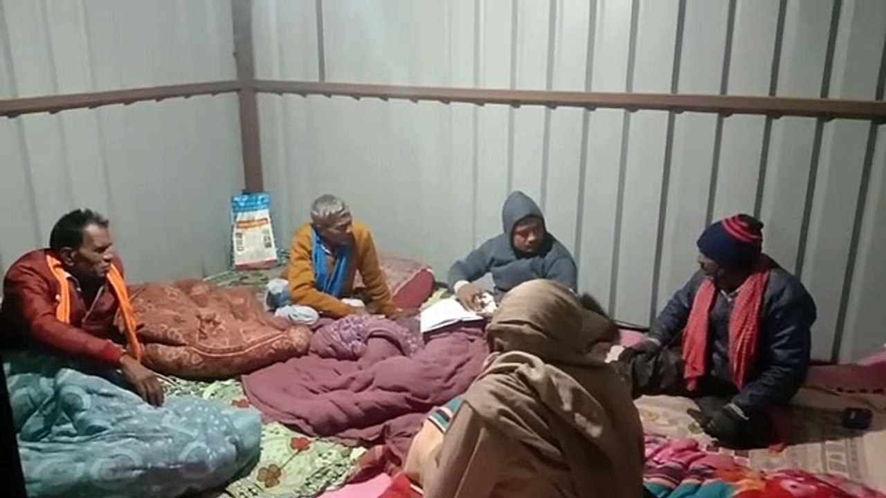 ठंड का प्रकोप बढ़ते ही पालिका प्रशासन के द्वारा रैनबसेरे में ठंड से बचाव के लिये बढ़ाई गयी सुविधायें