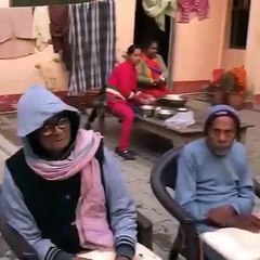 रोटरी क्लब के पूर्व अध्यक्ष ने वृद्धाश्रम में बुजुर्गों को दिया जरूरत का समान