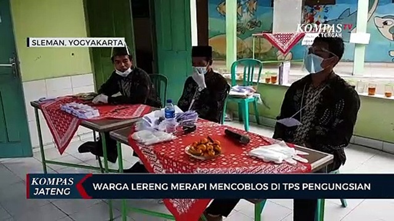 Warga Lereng Merapi Mencoblos Di TPS Pengungsian
