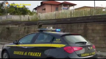 Falso Moet & Chandon sequestrate centinaia di bottiglie nel Napoletano (14.12.20)