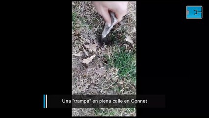 Una "trampa" en plena calle en Gonnet lleva ya cinco años