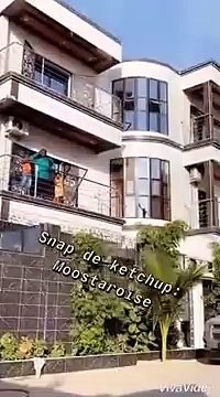Balla Gaye 2 se la coule douce du haut du balcon de sa maison de luxe aux maristes