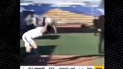 Futbol sahalarında nadir görülen gol; taçtan attı!