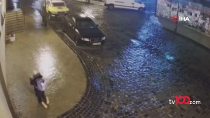 Ukrayna’da olumsuz hava şartları gülümseten görüntülere sahne oldu