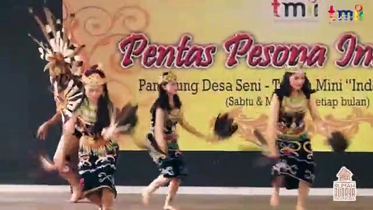 Tari Burung Enggang Suku Dayak Kenyah