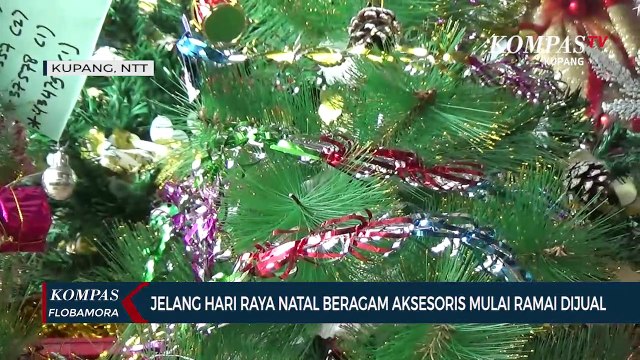Jelang Hari Raya Natal Beragam Aksesoris Mulai Ramai Dijual