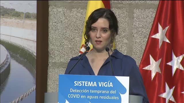 Ayuso teme que en enero solo se puedan vacunar los mayores en residencias y no los grupos de riesgo, ni los sanitarios