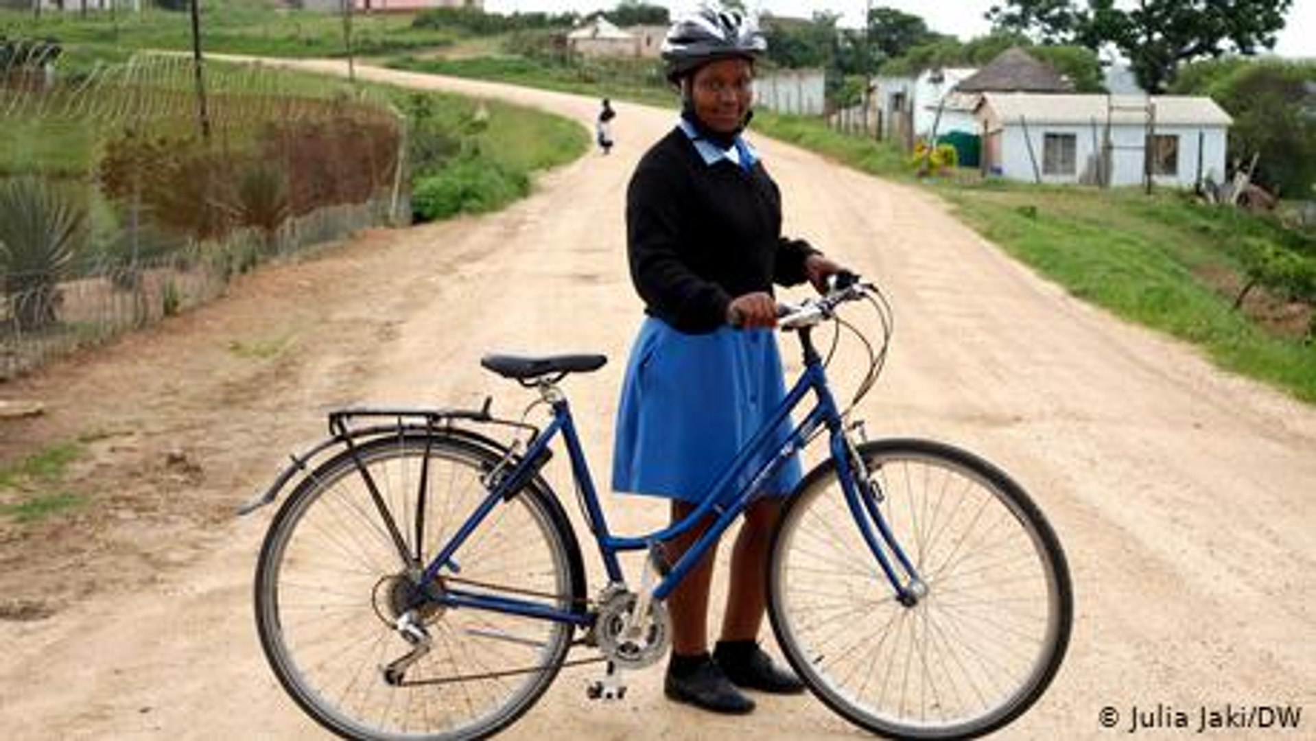 ⁣South Africa: Cycling to school