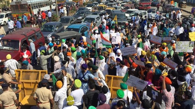 Row over posters, banners at farmers' protest