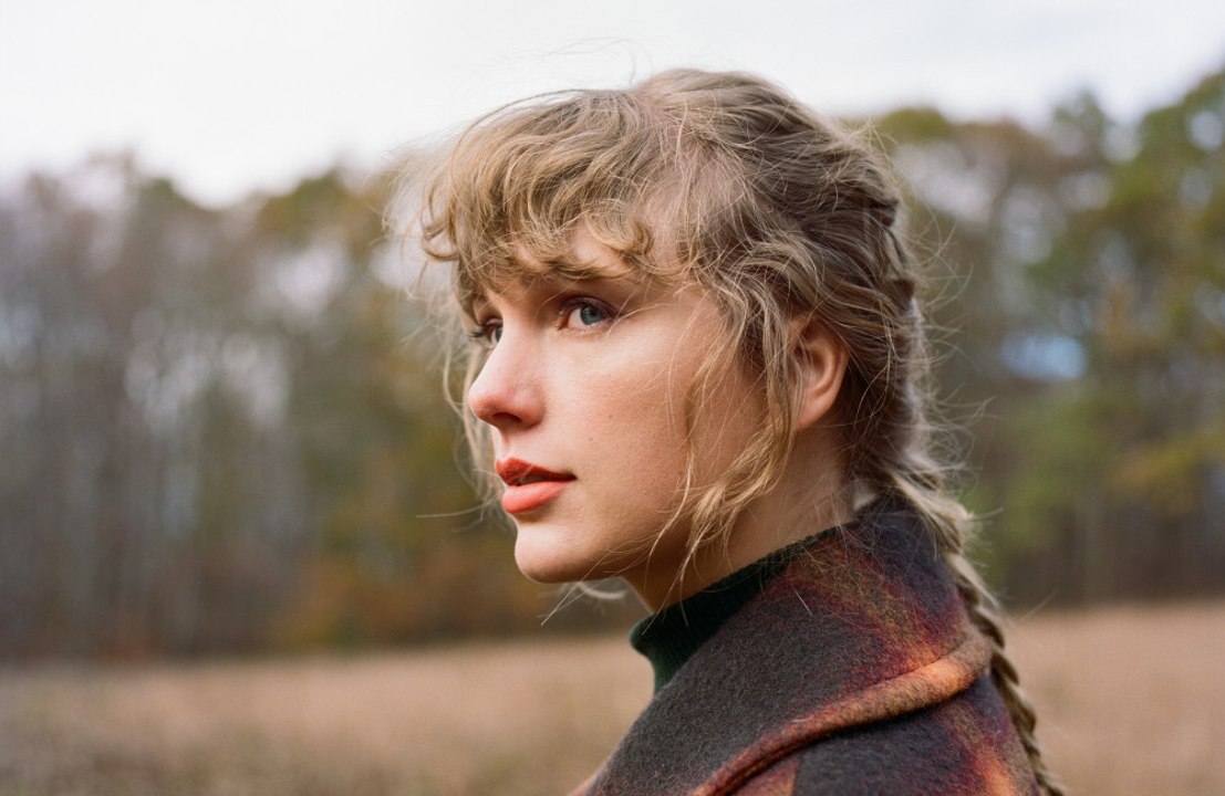 テイラー・スウィフト、ニューアルバム『エヴァーモア』をサプライズリリース