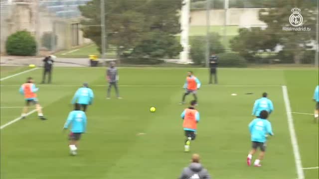 Último entrenamiento del Real Madrid antes del derbi