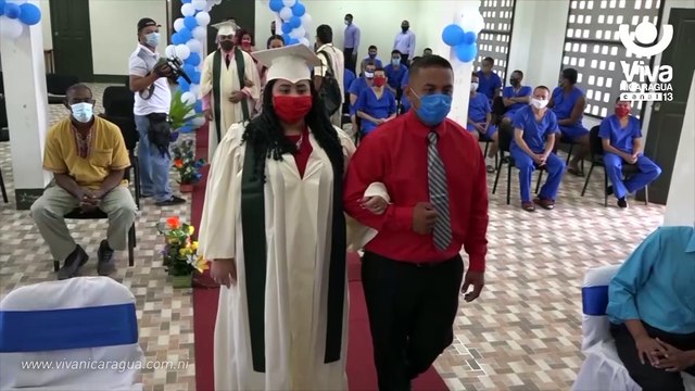 Reos de Bluefields se gradúan restituyendo el derecho a la educación