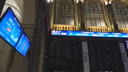 El Ibex 35 pierde un 1,46 % y más de tres puntos porcentuales en la semana