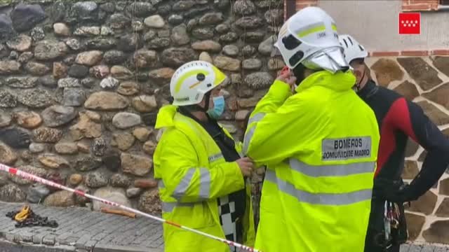 Localizado el cadáver del operario de Rascafría dentro de la retroexcavadora
