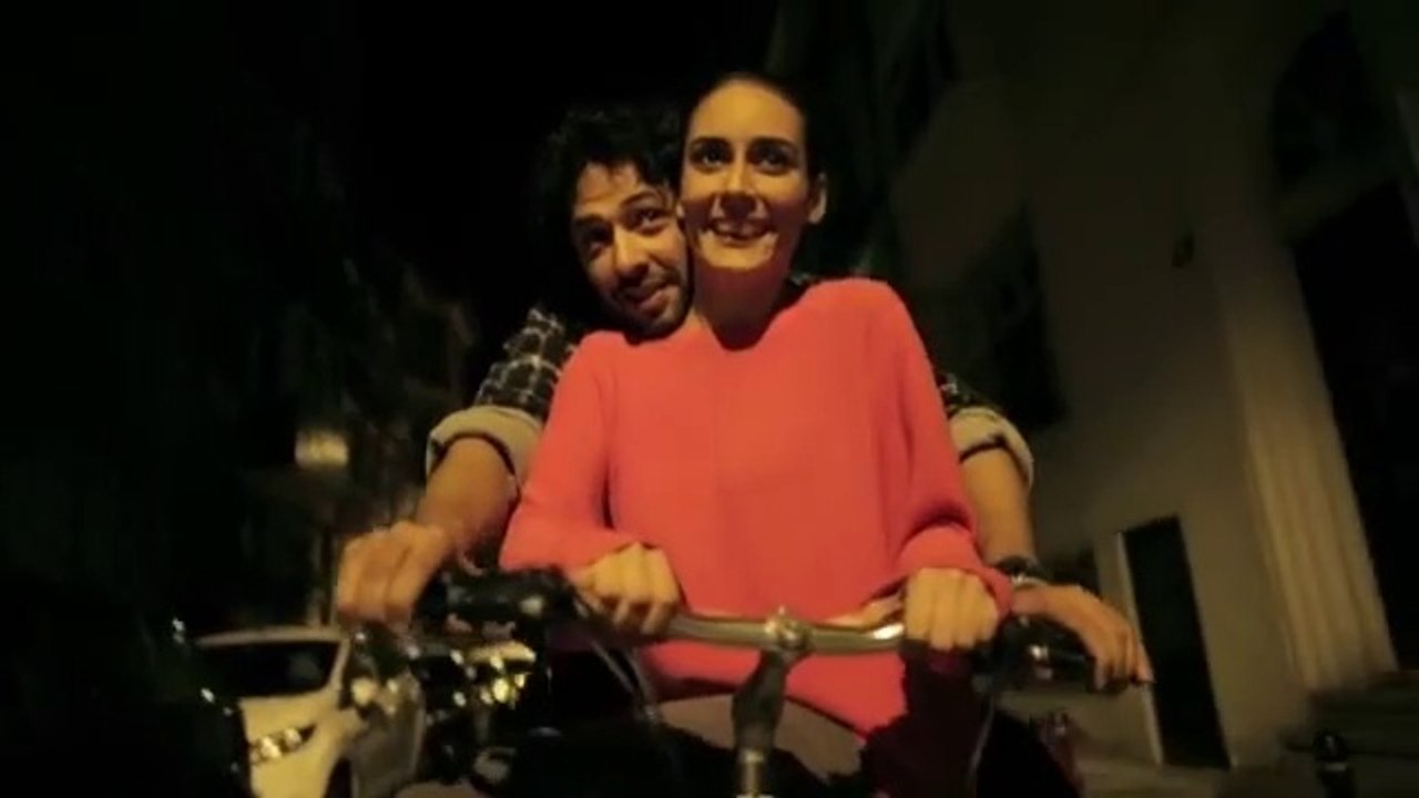 Melisa Sözen & Mert Fırat - Aç Kapıyı Gir İçeri