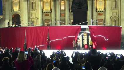 Vaticano presentó su árbol de Navidad y pesebre