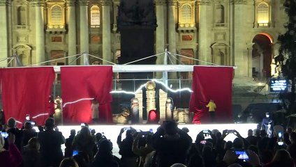Vaticano inaugura árvore de Natal