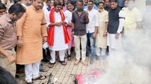 BJP workers hold a protest against Mamata Banerjee in Mumbai