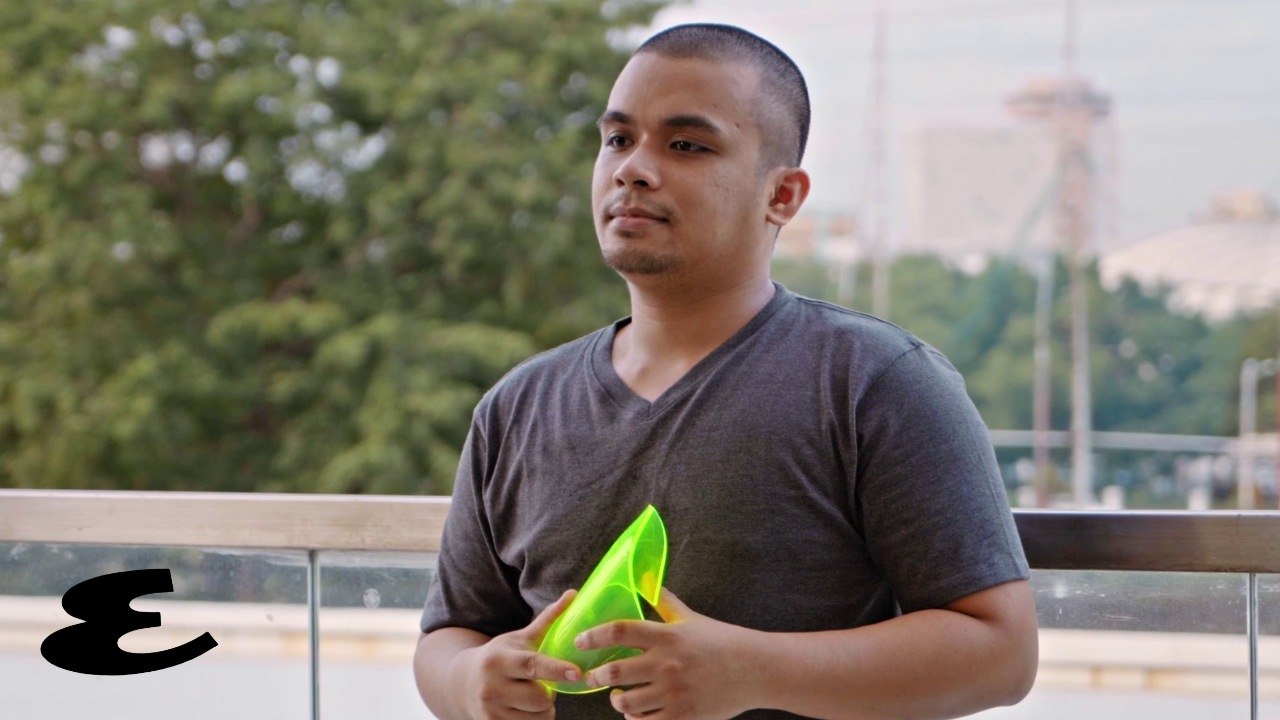 How the Filipino-Invented Solar Windows Made From Rotten Vegetables Works