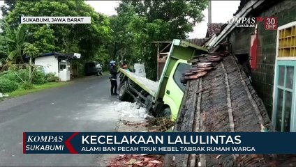 Alami Ban Pecah Truk Hebel Tabrak Rumah Warga