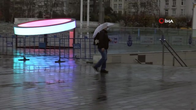 Taksim Meydanı ve İstiklal Caddesi Boş Kaldı