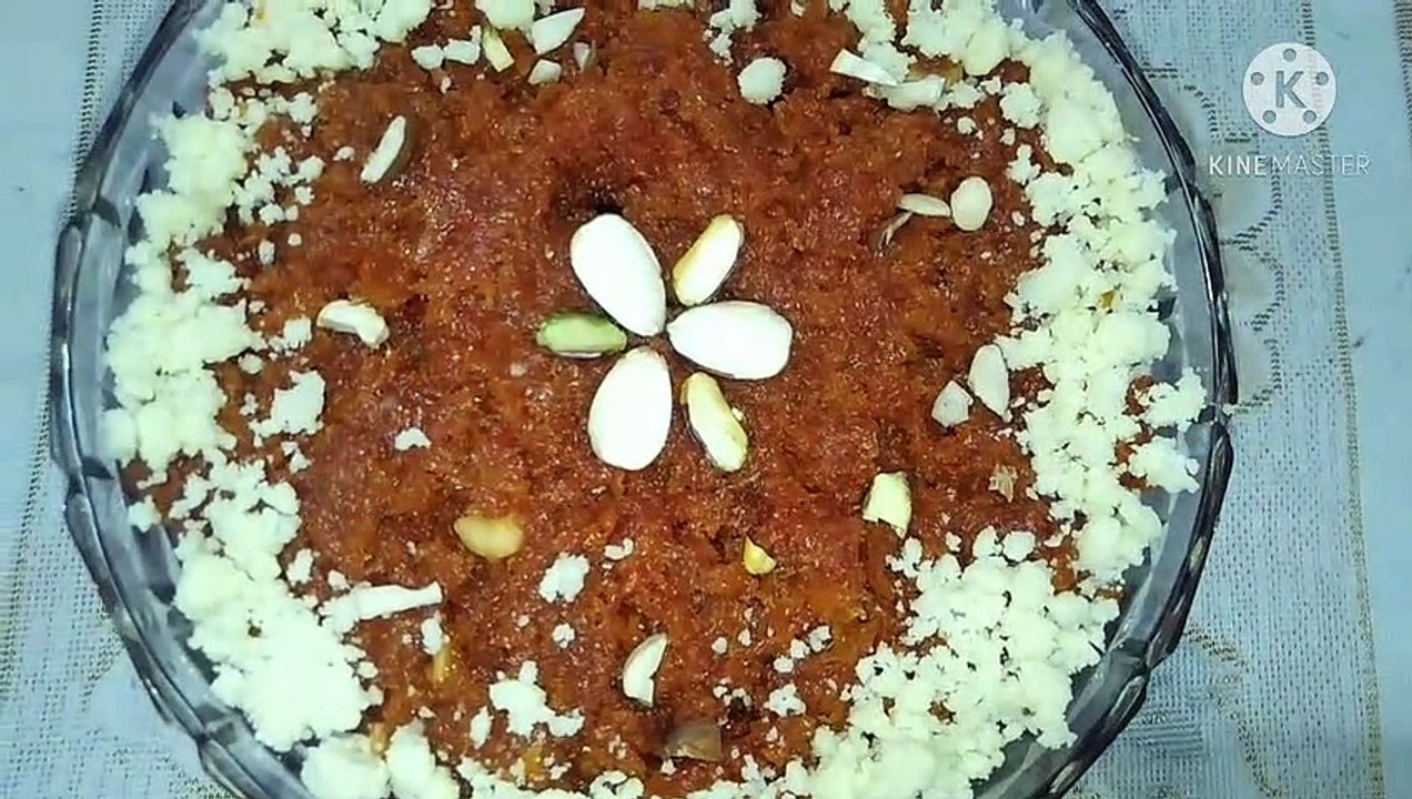 Gajar ka Halwa Recipe/ Carrot Halwa Recipe/ Simple and Delicious Gajar Halwa/ Winter Special Halwa/ How to make gajar ka halwa/ gajar ka halwa banane ki vidhi/ gajar ka halwa kaise banta hai/ gajar ka halwa banane ka asan tarika/ gajar halwa kaise banate/