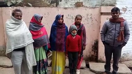 गुंडों ने दलित पीड़ित परिवार के घर को जबरन गिराया