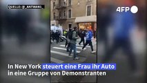 New York: Frau fährt in Gruppe von Demonstranten