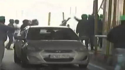 Farmers seize Ghaziabad toll plaza, allow movement in free