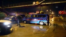 AYDIN - Dere taşması nedeniyle Söke-Milas kara yolu tek taraflı ulaşıma kapatıldı