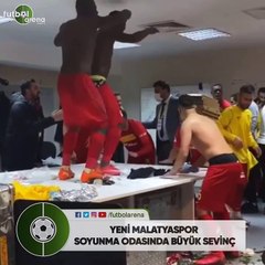 Yeni Malatyaspor soyunma odasında büyük sevinç
