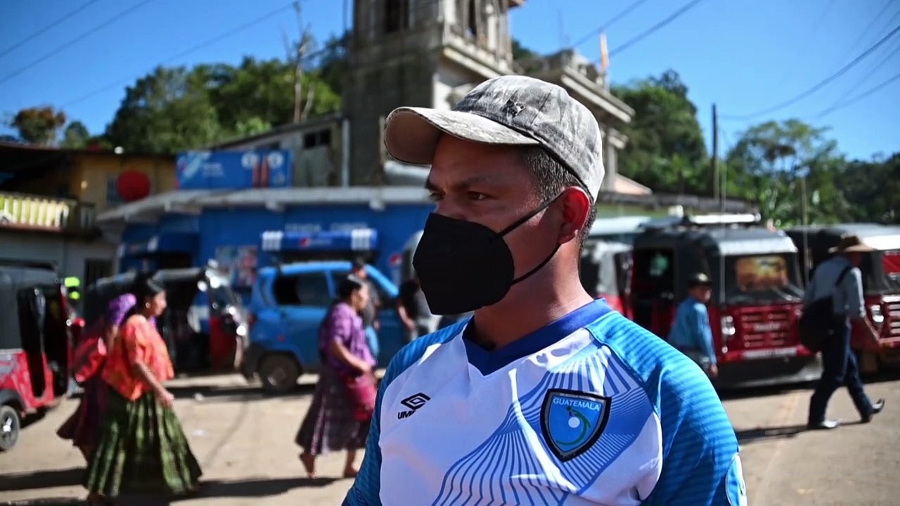 Campur, la aldea que los huracanes convirtieron en laguna en Guatemala