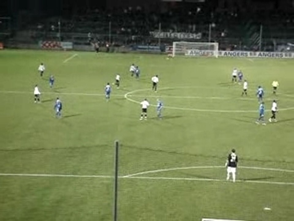 angers niort   ligue 2    action de match