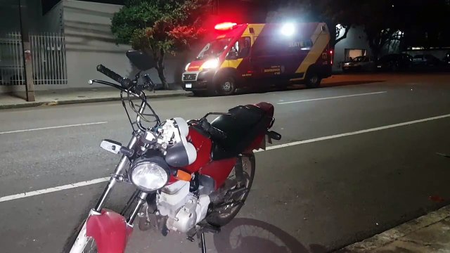 Rapaz de 19 anos fica ferido em acidente na Rua Nereu Ramos