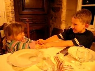 Camille corentin jeux de mains jeux qui font rigoler