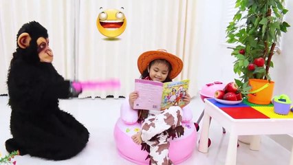 Annie Pretend Play with Cute Monkey Friend and Other Animal Toys