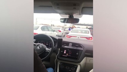 Oyuncu Melek Baykal'dan kısıtlama olan günde oluşan trafiğe tepki: Bu Korona bitmez...