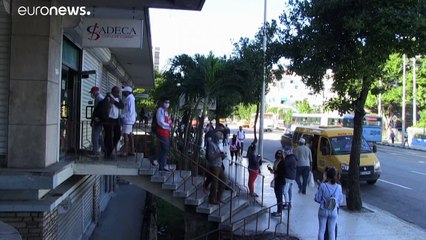 لماذا اعتمدت كوبا خلال 26 عاماً عملتيْن رسميتيْن؟ ولماذا تتخلى عن إحداهما الآن؟