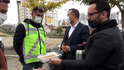 KAHRAMANMARAŞ - Polislere tatlı ve çay ikramı