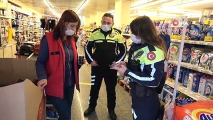 Marmaris'te alışveriş saatlerinde marketler denetleniyor