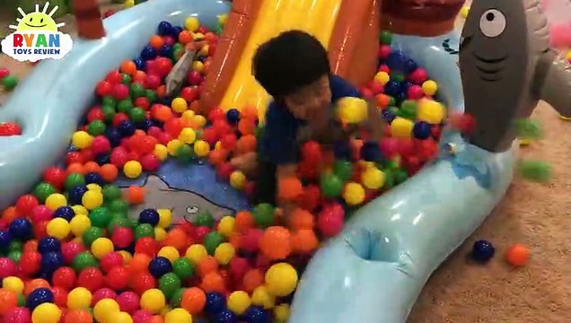 The Ball Pit Show for learning colors! Children and Toddlers educational video