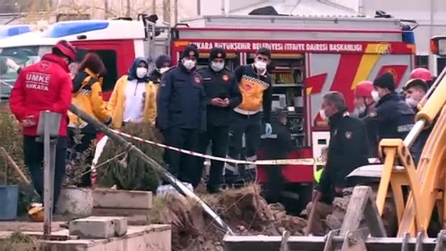 ANKARA - Başkentte inşaat alanında toprak kayması: 1 işçi öldü (2)