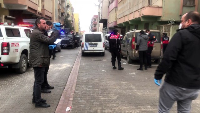 ŞANLIURFA - Kavgaya müdahale eden 2 polis bıçakla yaralandı